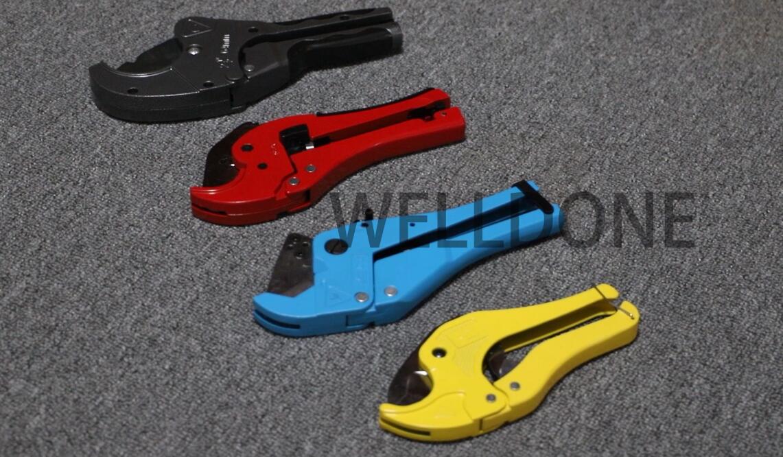 Pipe cutter